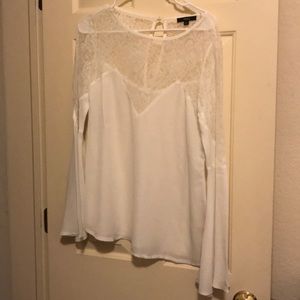 Flows sleeved, lace detailed white top